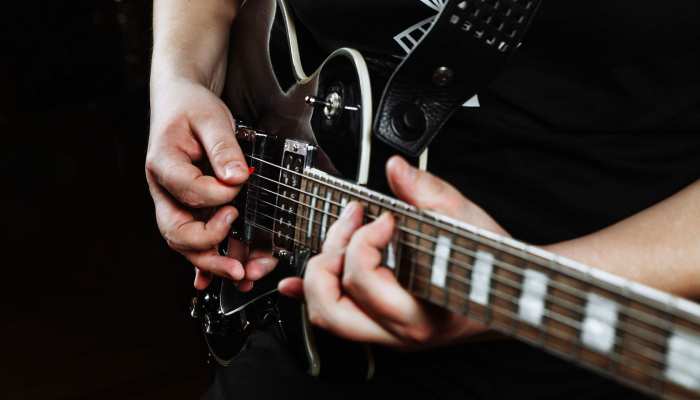 Песни на гитаре для начинающих: как начать играть и развиваться post thumbnail image